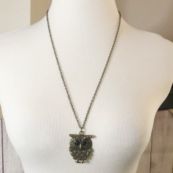 Owl Pendant on Antiqued Gold / Bronze Chain - Picture 2 of 5
